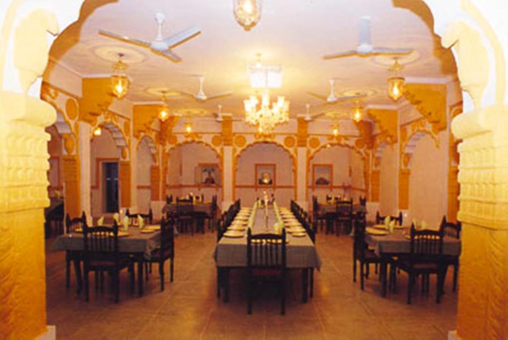 V Resorts Jhalamand Garh Jodhpur จ๊อดปูร์ ภายนอก รูปภาพ
